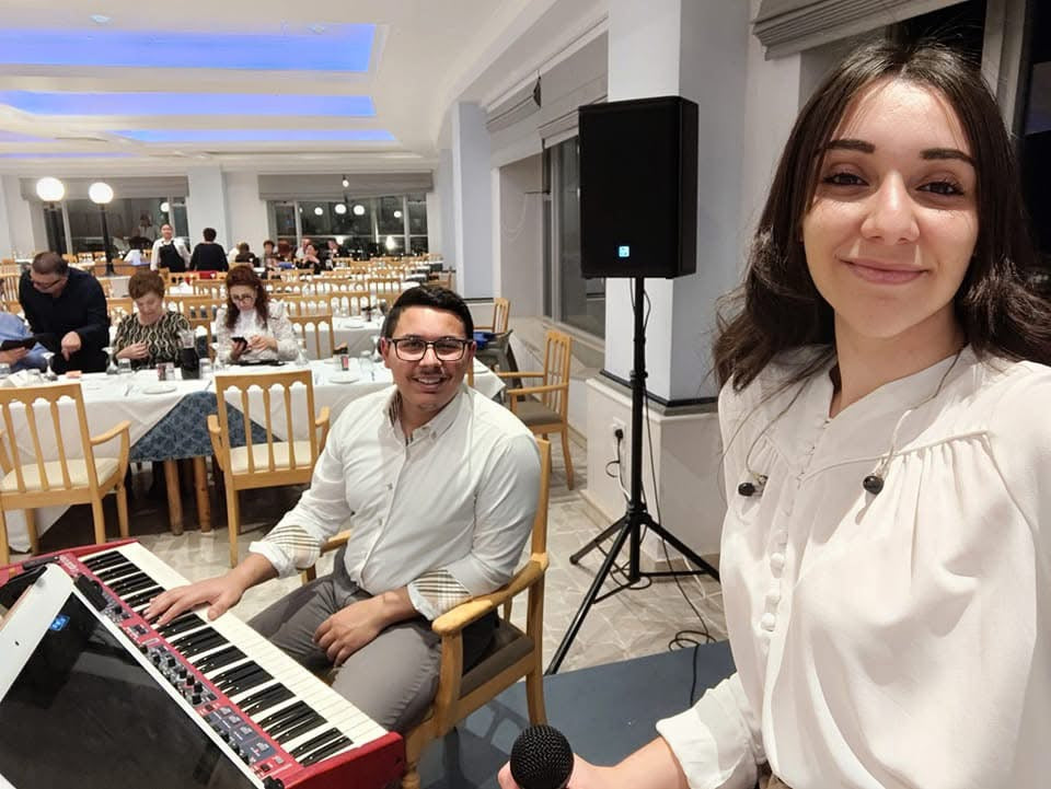 Skilled Pianist for Weddings, Corporate Events & Private Parties Goodear Entertainment — Entertainment & Beyond.